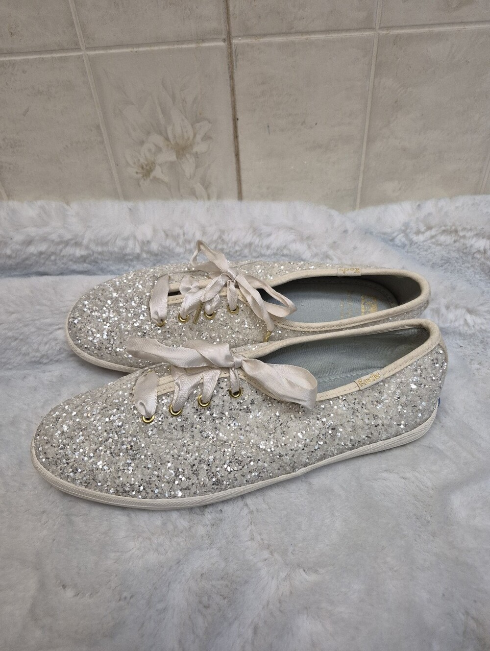 Keds Kate Spade New York Sz. 7 Champion Glitter Celebration Sneaker Cream..in gr
